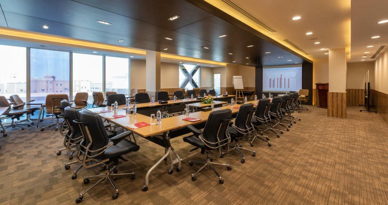 Ramada Hotel & Suites By Wyndham Al Qassim Al Bukayriah Exterior foto Meeting room at the hotel